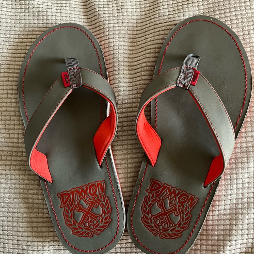 DIXXON Gray and Red Sandals